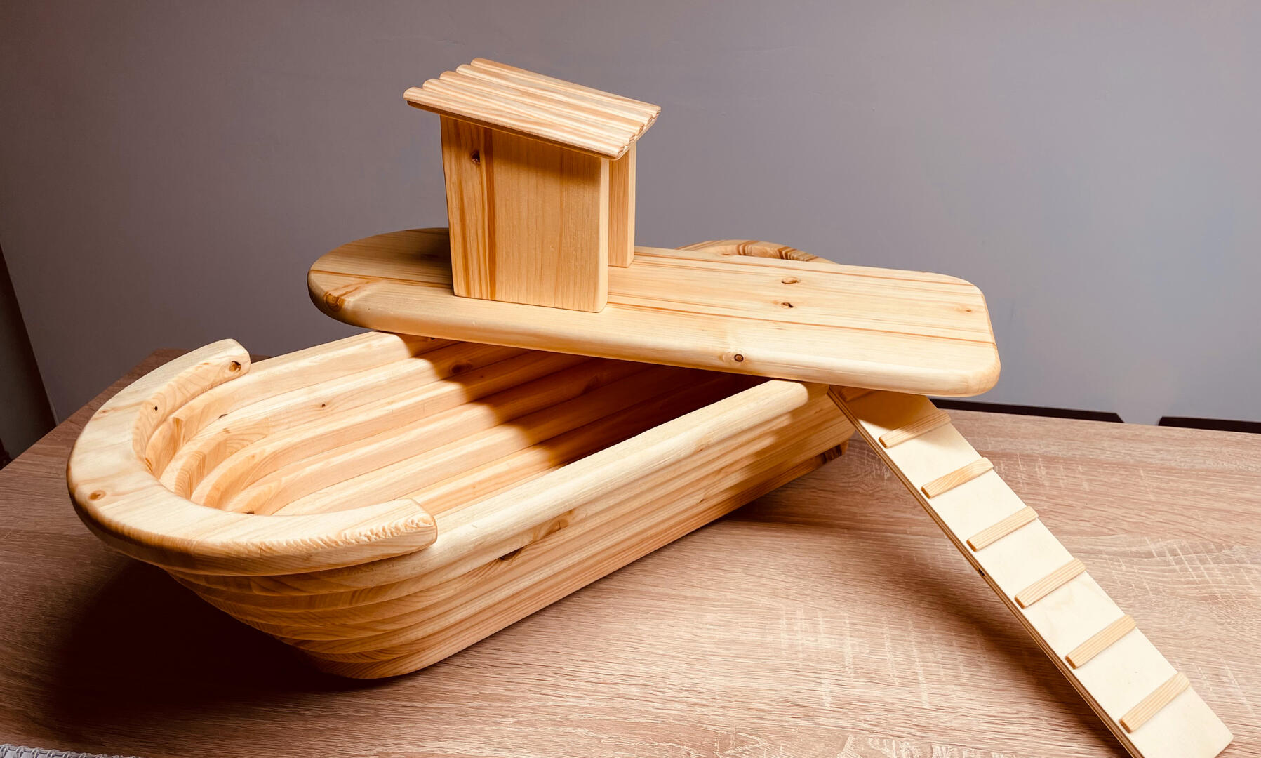 Arche - &quot;offen für Stauraum&quot;