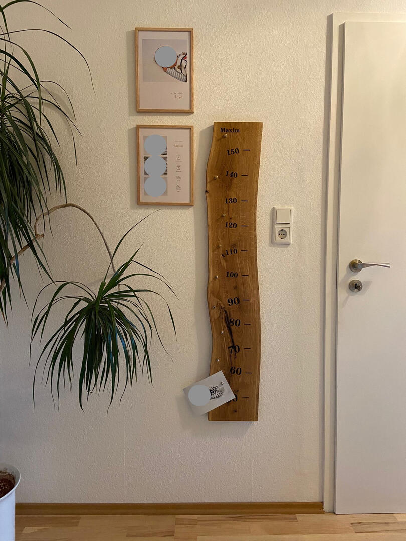 personalisierte Messlatte aus Eiche