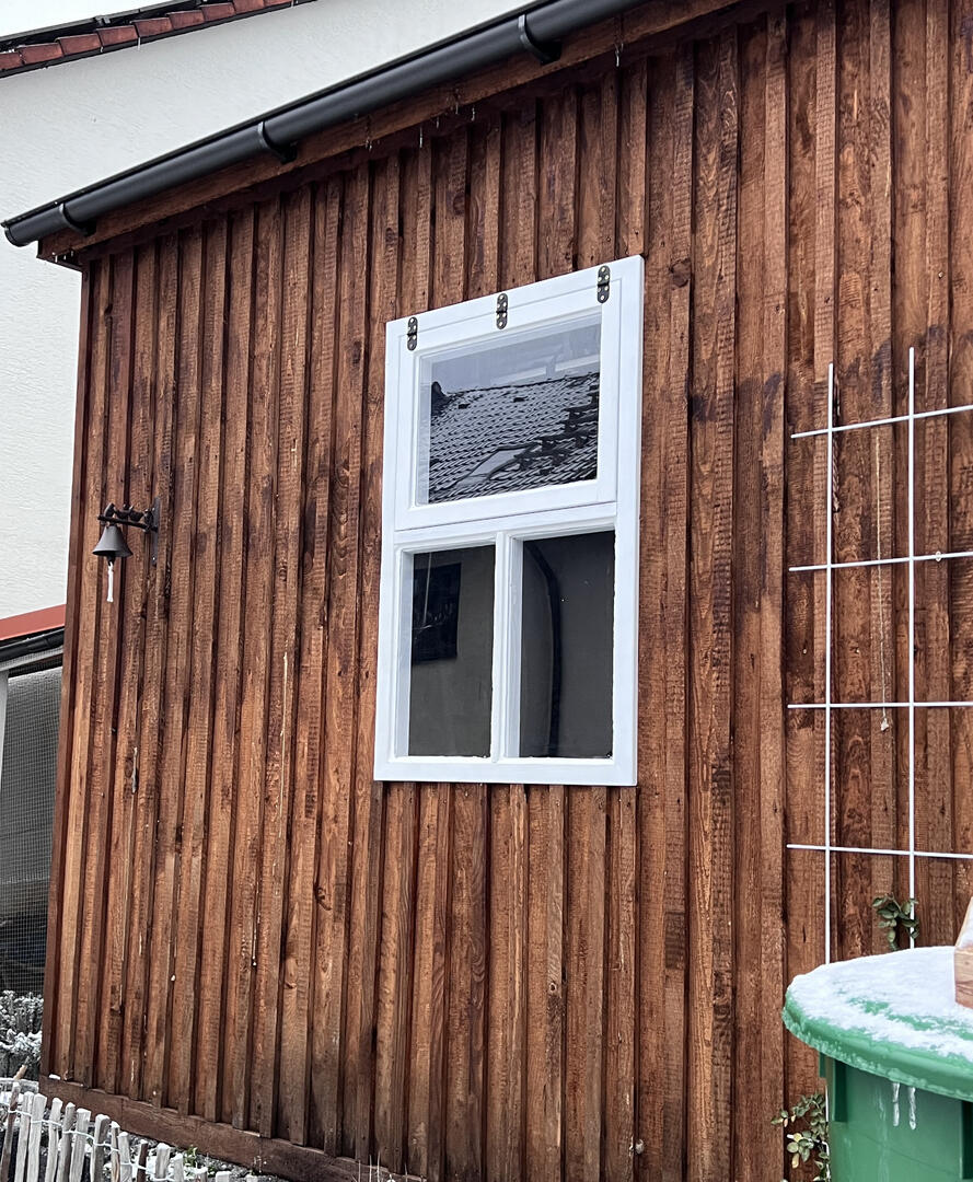 DIY Gartenhaus Fenster