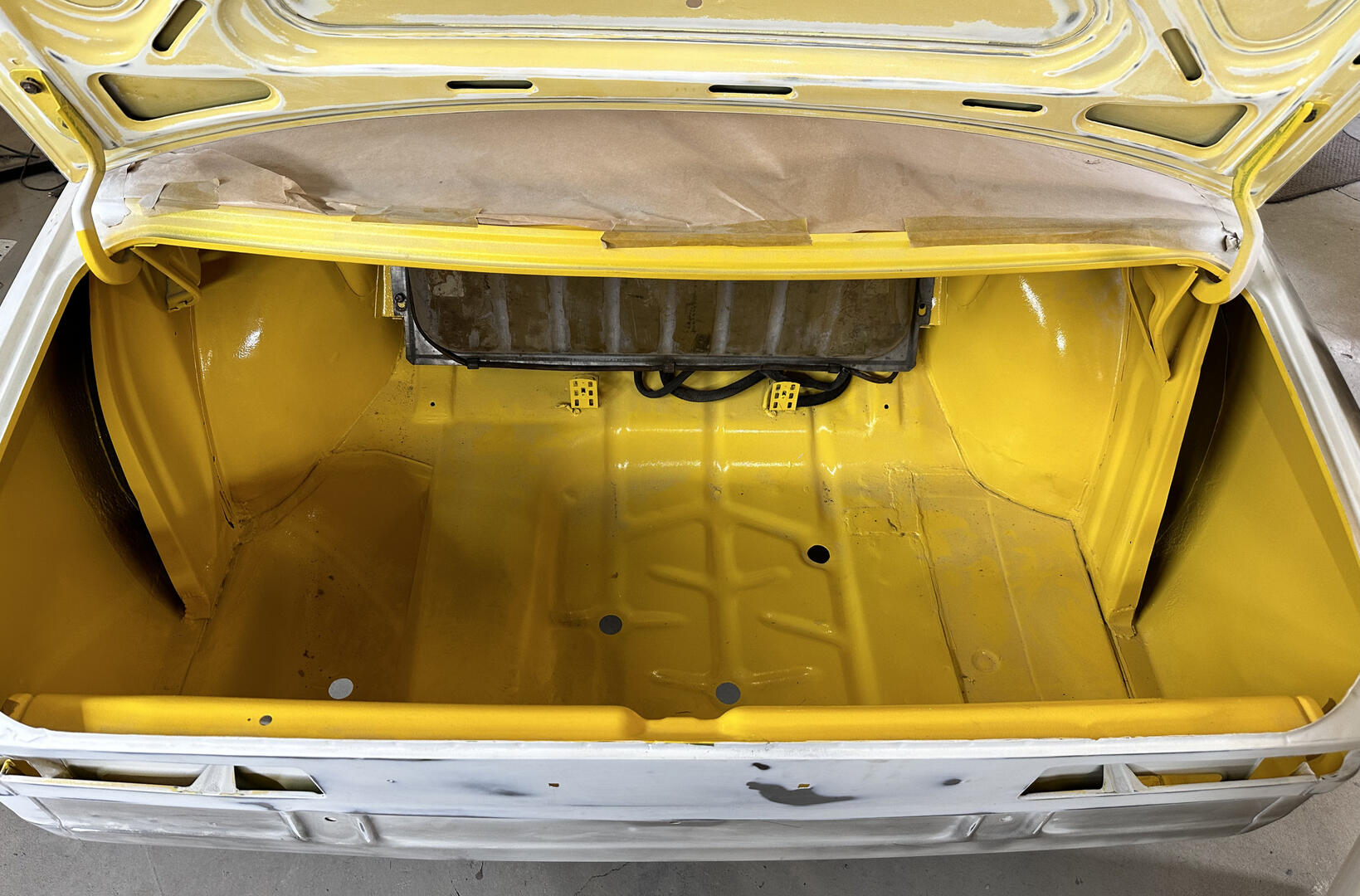 Manta B Kofferaum Ausbau