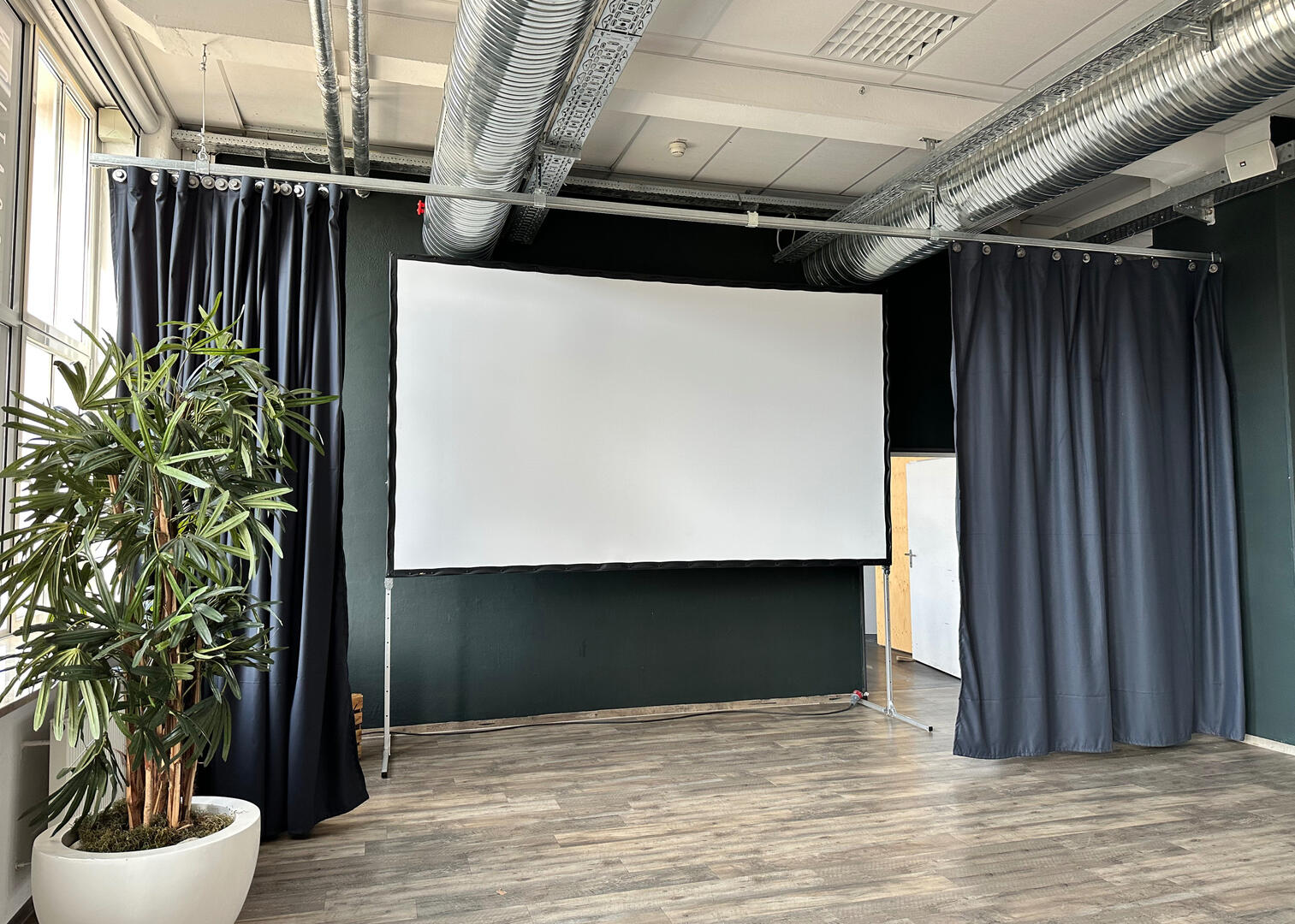 Montage eines Vorhangsystems