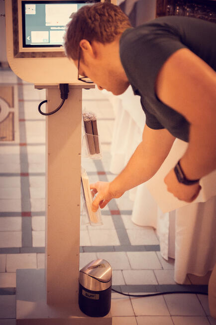 Fotomaterial anbringen